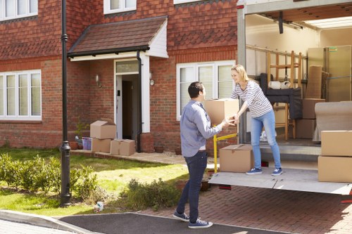 Residential moving truck service for apartments and houses in Westealing